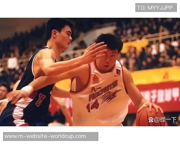 8号篮球明星是历史上的传奇人物他如何影响了这项运动的发展与未来